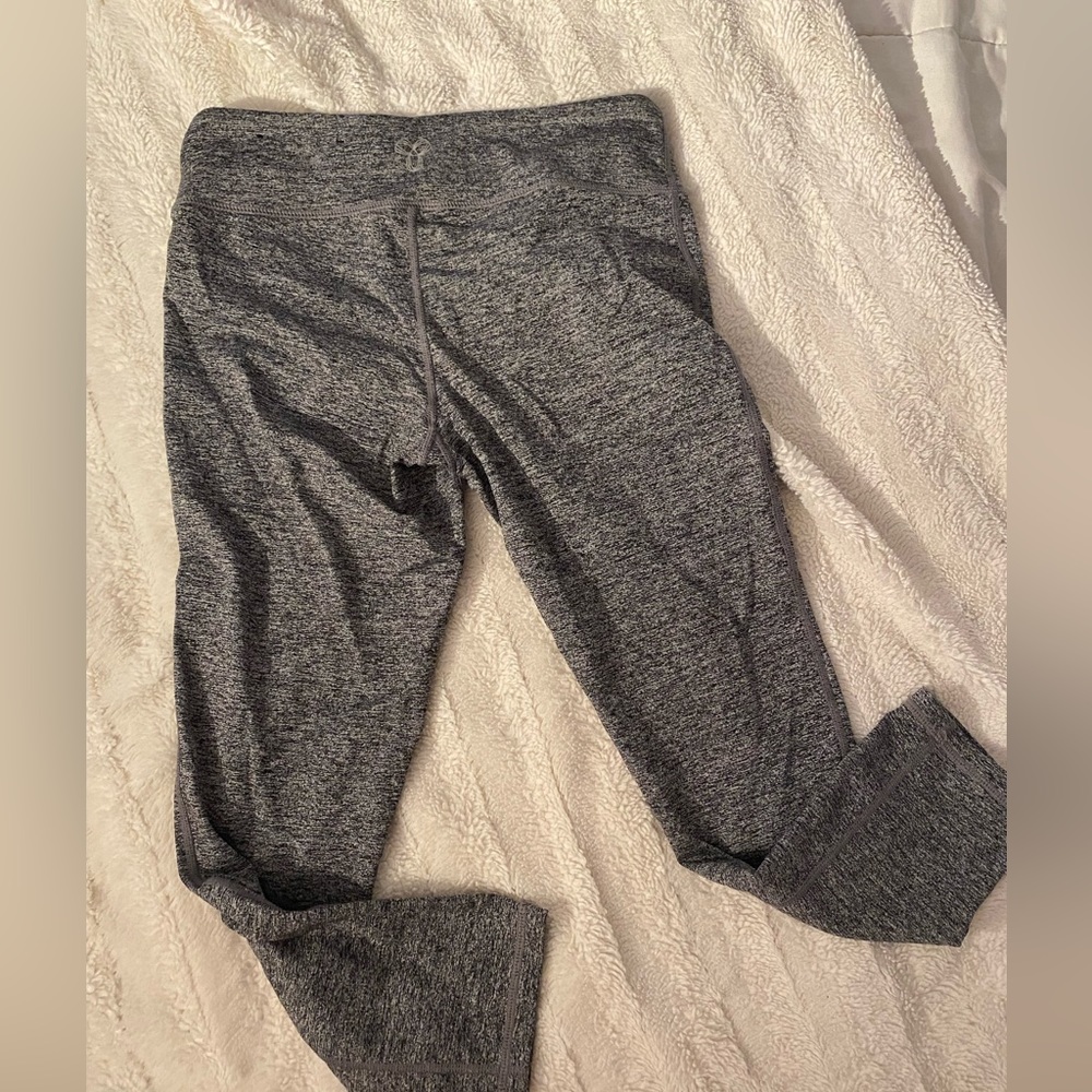 Cropped TNA leggings